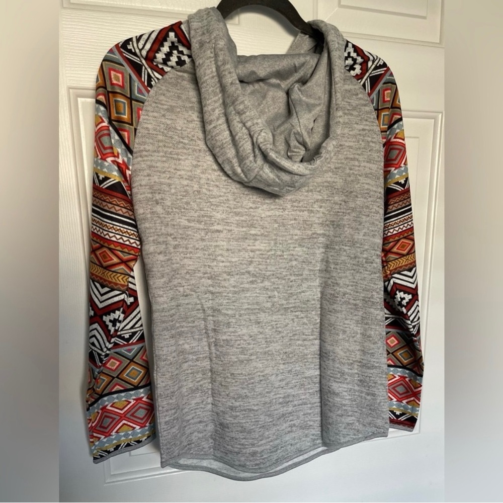Gray Hoodie With Multicolor Patterned Sleeves E-6 - image 3